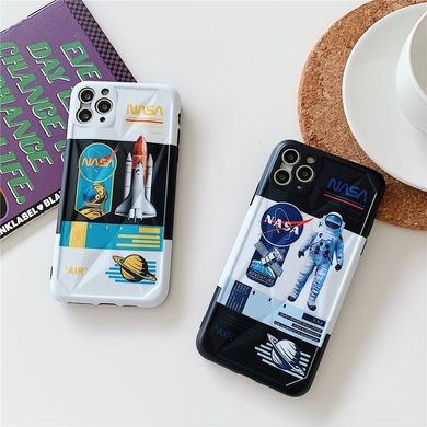 Чехол на iPhone XS Max НАСА "Астронавт" черного цвета